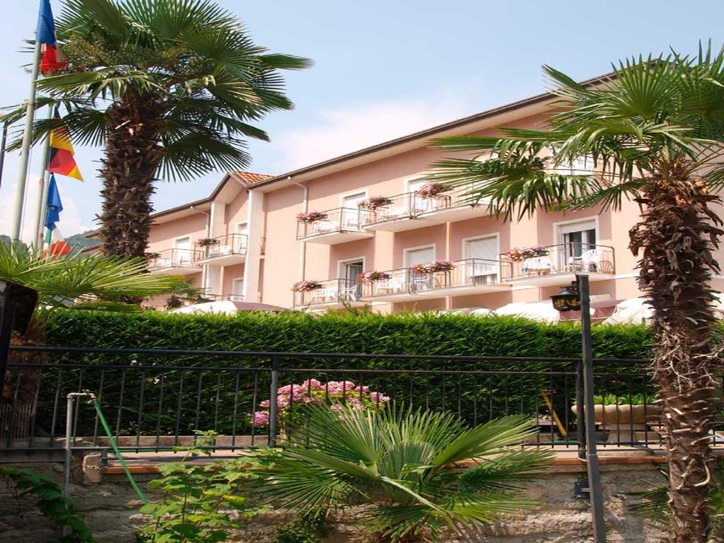 Hotel Alberello Riva del Garda Luaran gambar