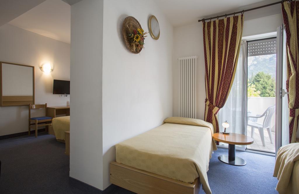 Hotel Alberello Riva del Garda Bilik gambar