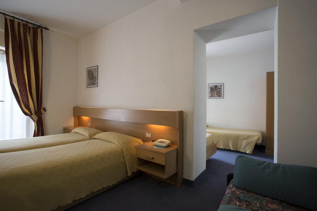 Hotel Alberello Riva del Garda Bilik gambar