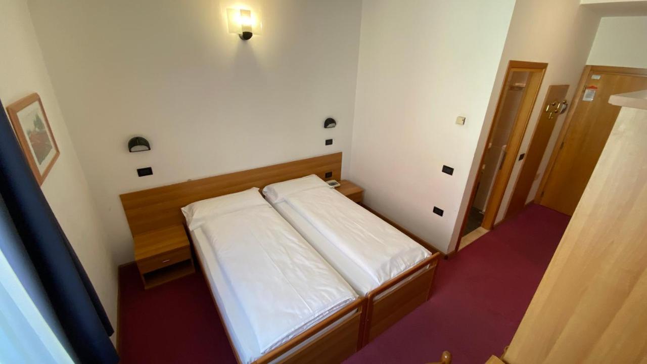 Hotel Alberello Riva del Garda Luaran gambar