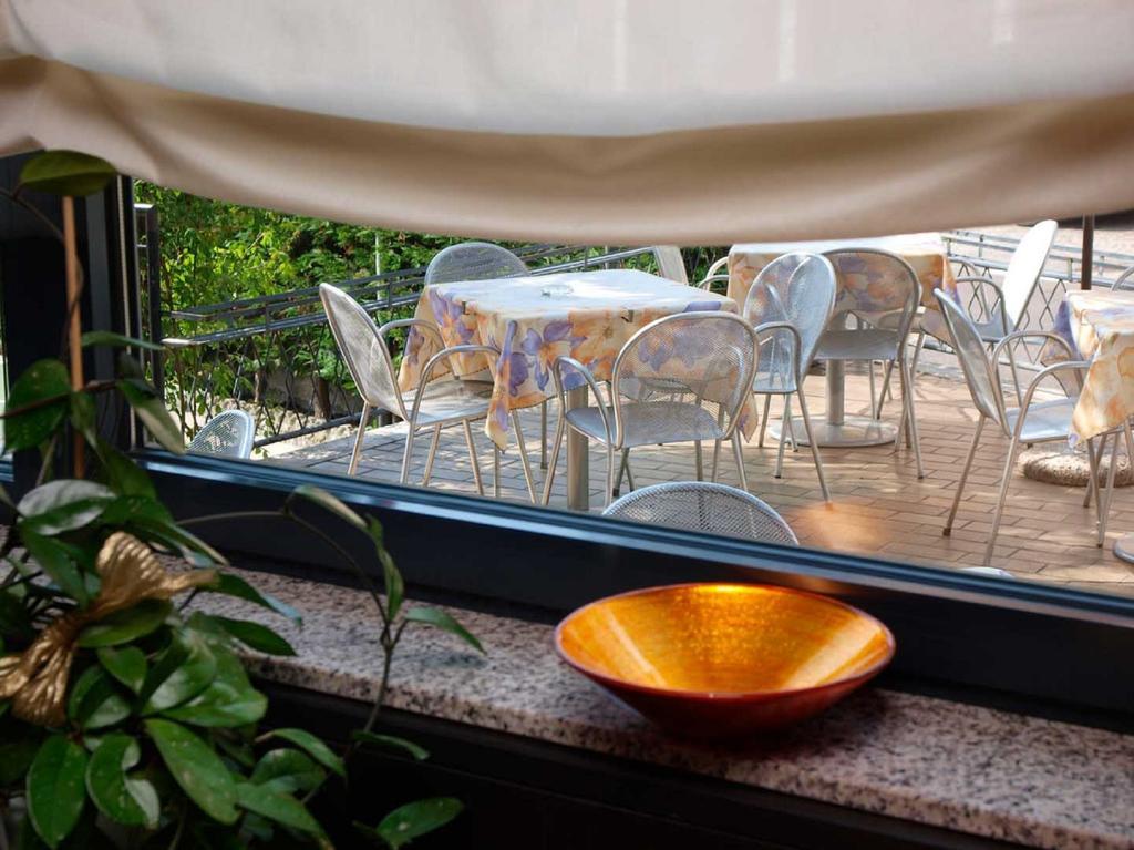 Hotel Alberello Riva del Garda Luaran gambar