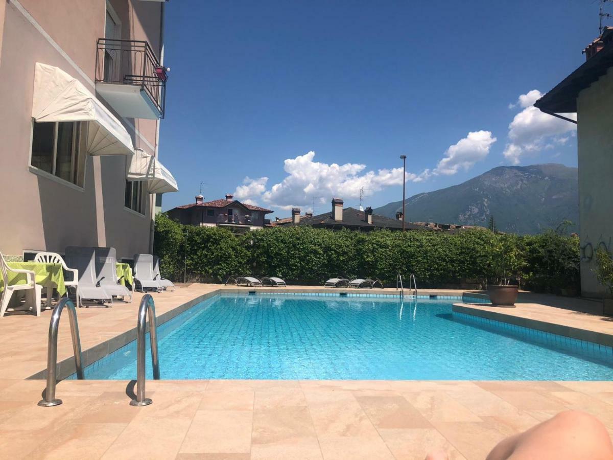 Hotel Alberello Riva del Garda Luaran gambar