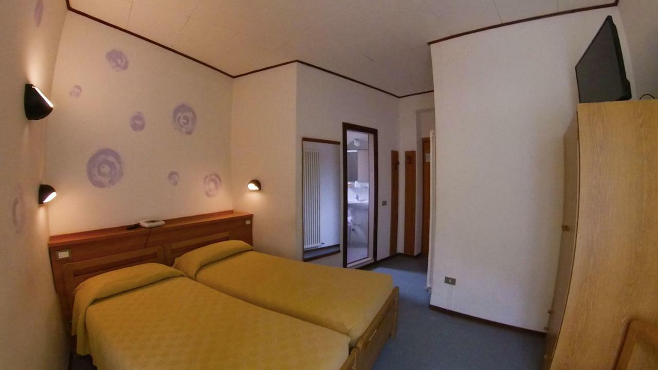 Hotel Alberello Riva del Garda Luaran gambar