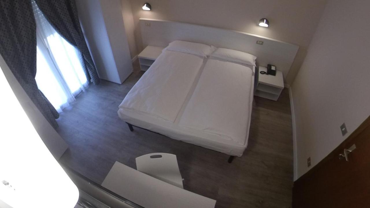 Hotel Alberello Riva del Garda Luaran gambar